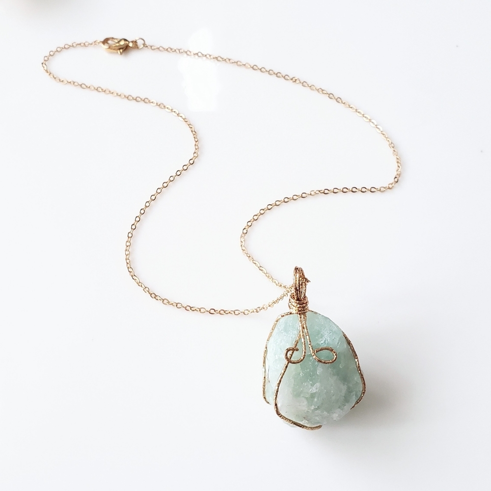 Gold Wire-Wrapped Mint Green Natural Calcite Pendant Necklace - Picture 4 of 4
